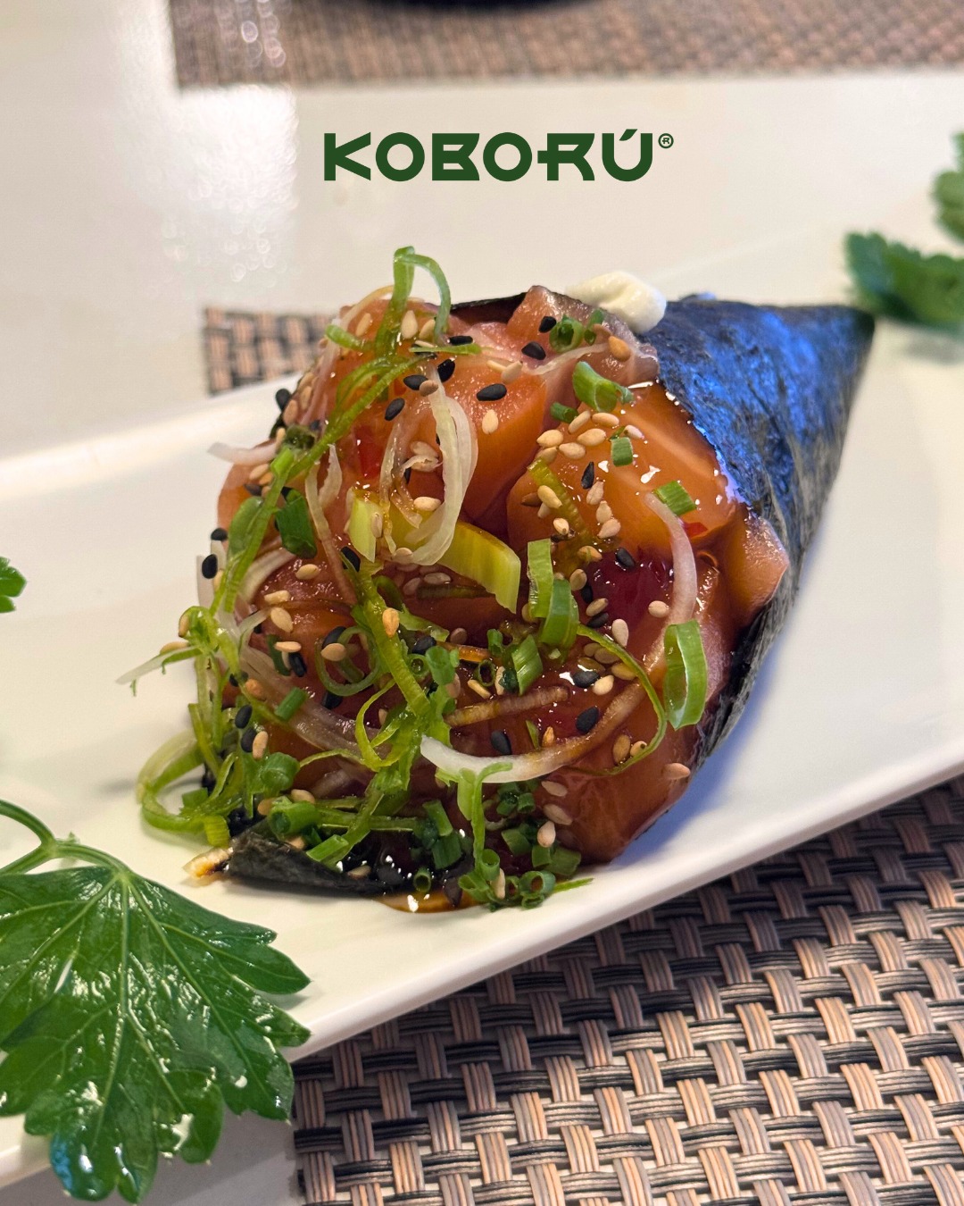 Sushi Temaki Salmão - Koború Restaurante Japonês