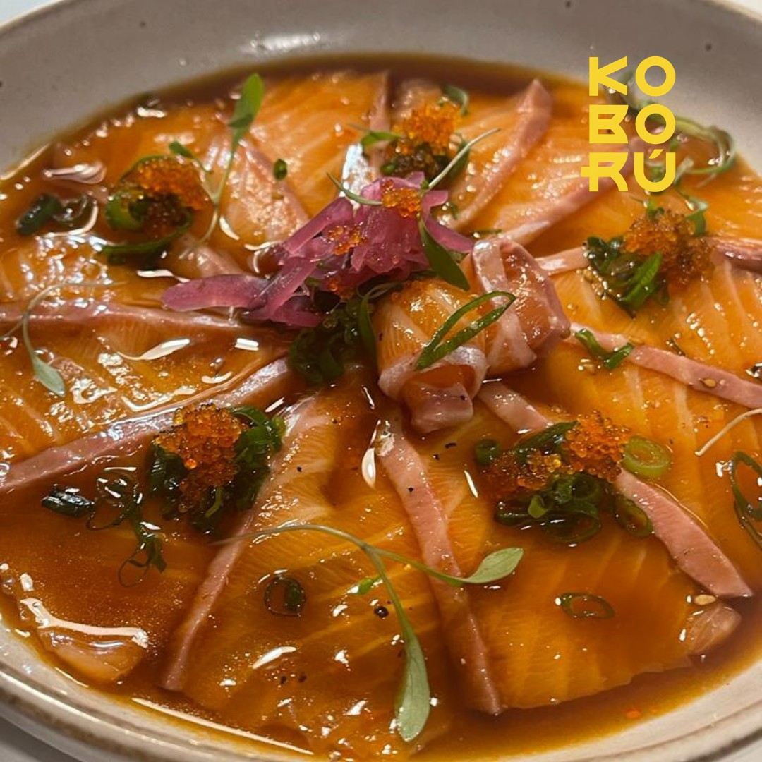 Sushi Carpacio Salmão - Koború Restaurante Japonês
